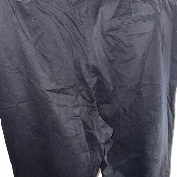 Karen Scott Women's Plus Size 20W Button trim Cuff Black Capri Pants - Picture 4 of 4